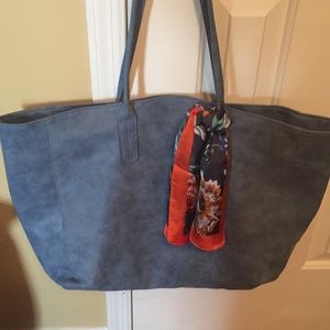 Saks fifth avenue tote. Never been used